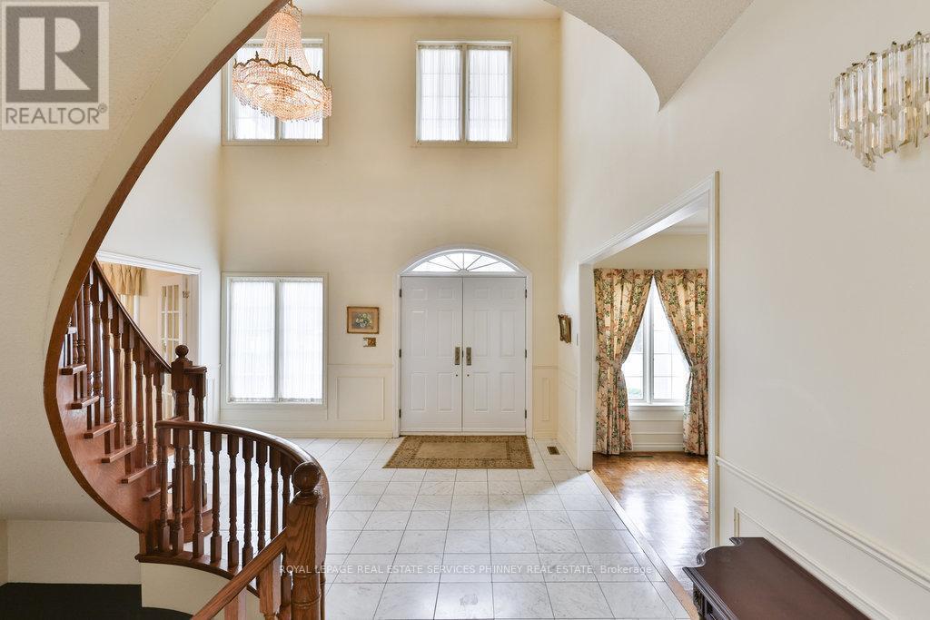 












2390 MISSISSAUGA ROAD

,
Mississauga,




Ontario
L5H2L1

