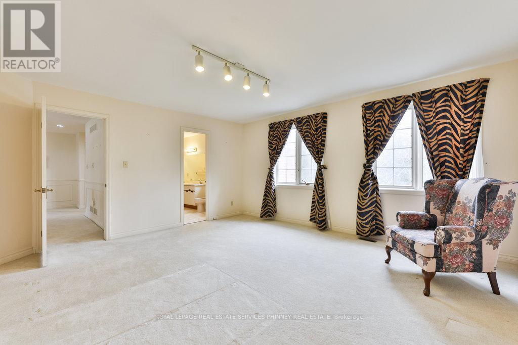 












2390 MISSISSAUGA ROAD

,
Mississauga,




Ontario
L5H2L1

