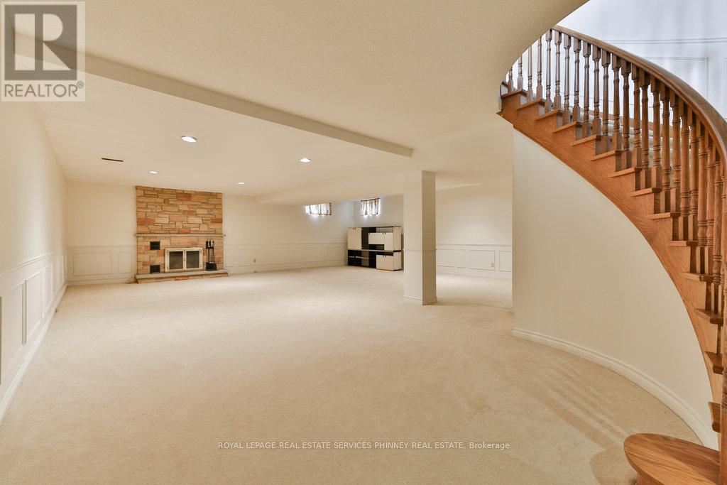 












2390 MISSISSAUGA ROAD

,
Mississauga,




Ontario
L5H2L1

