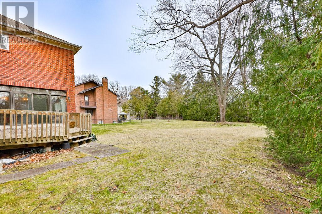 












2390 MISSISSAUGA ROAD

,
Mississauga,




Ontario
L5H2L1

