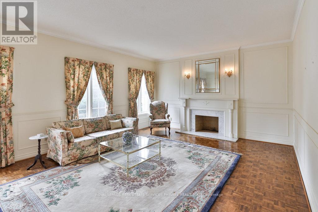 












2390 MISSISSAUGA ROAD

,
Mississauga,




Ontario
L5H2L1

