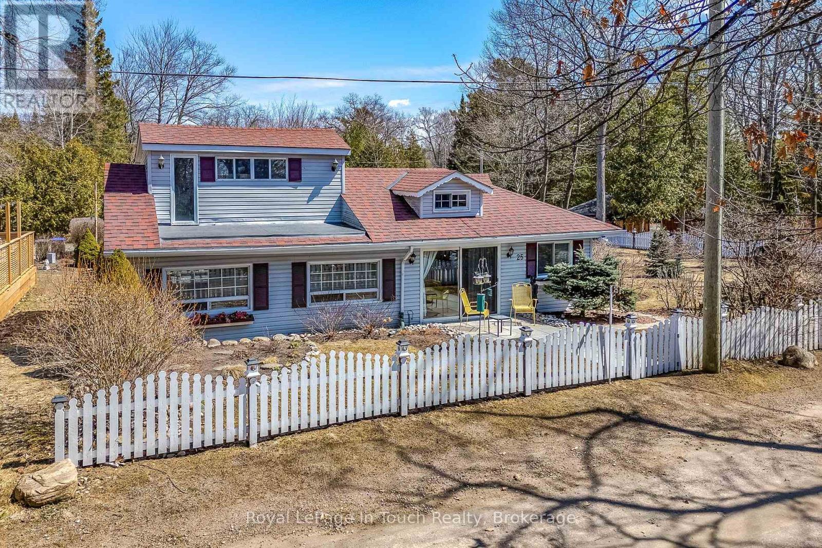 












25 YARWOOD ROAD

,
Tiny,




Ontario
L0L2J0

