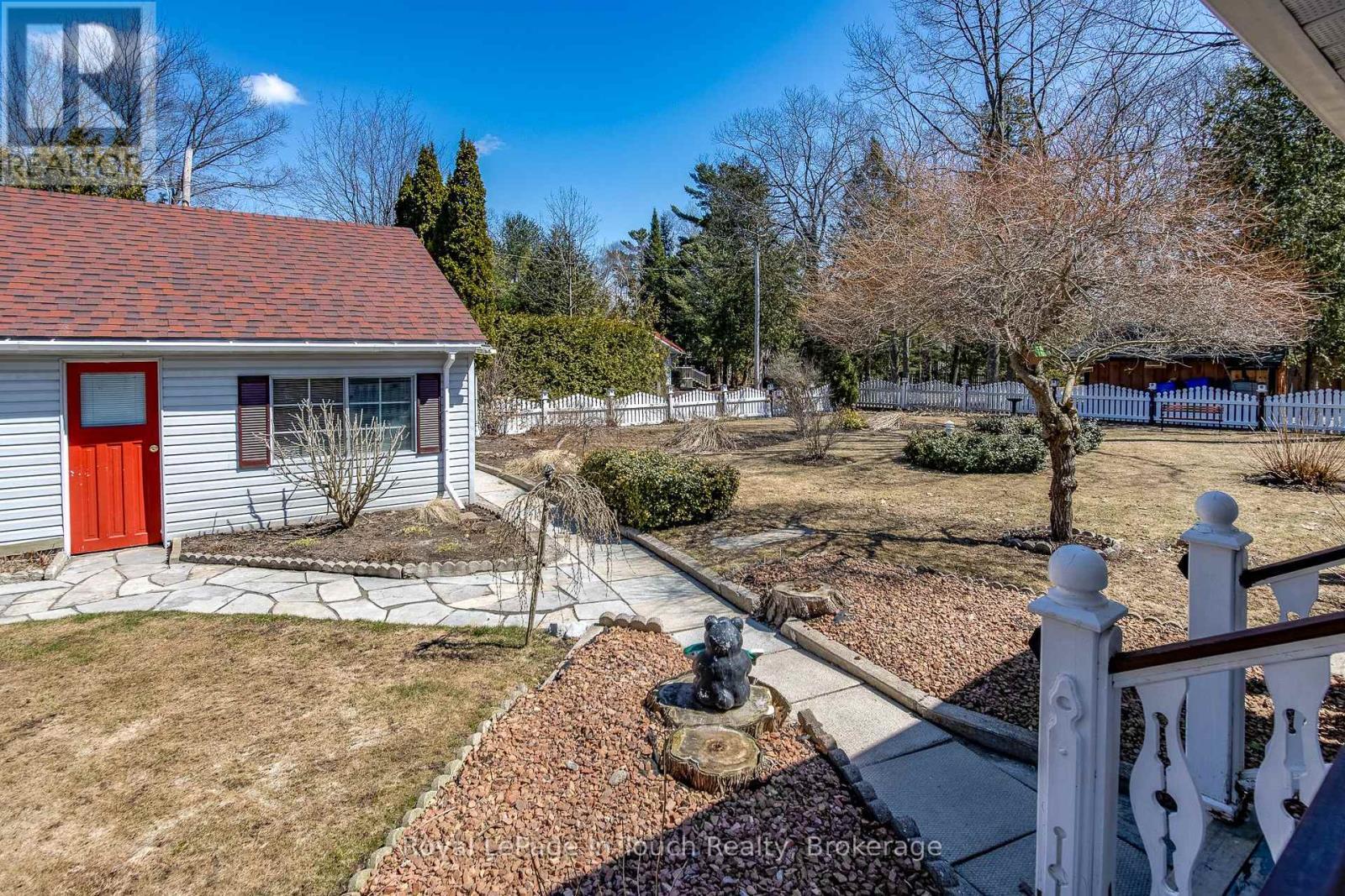 












25 YARWOOD ROAD

,
Tiny,




Ontario
L0L2J0

