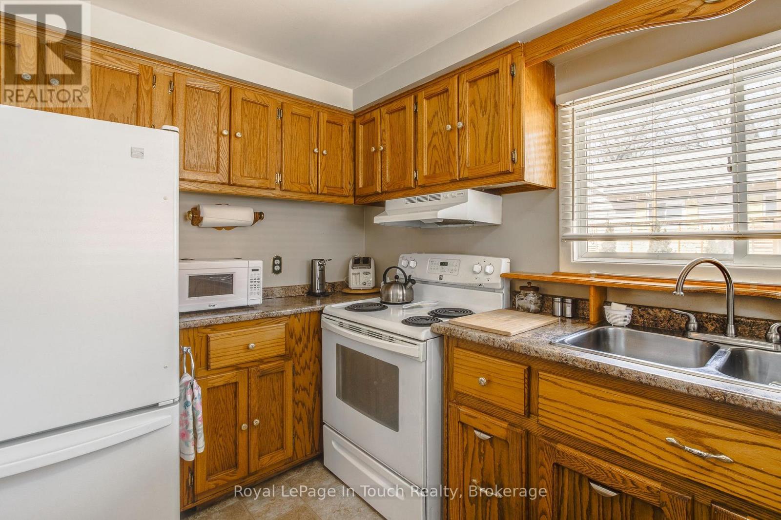 












25 YARWOOD ROAD

,
Tiny,




Ontario
L0L2J0


