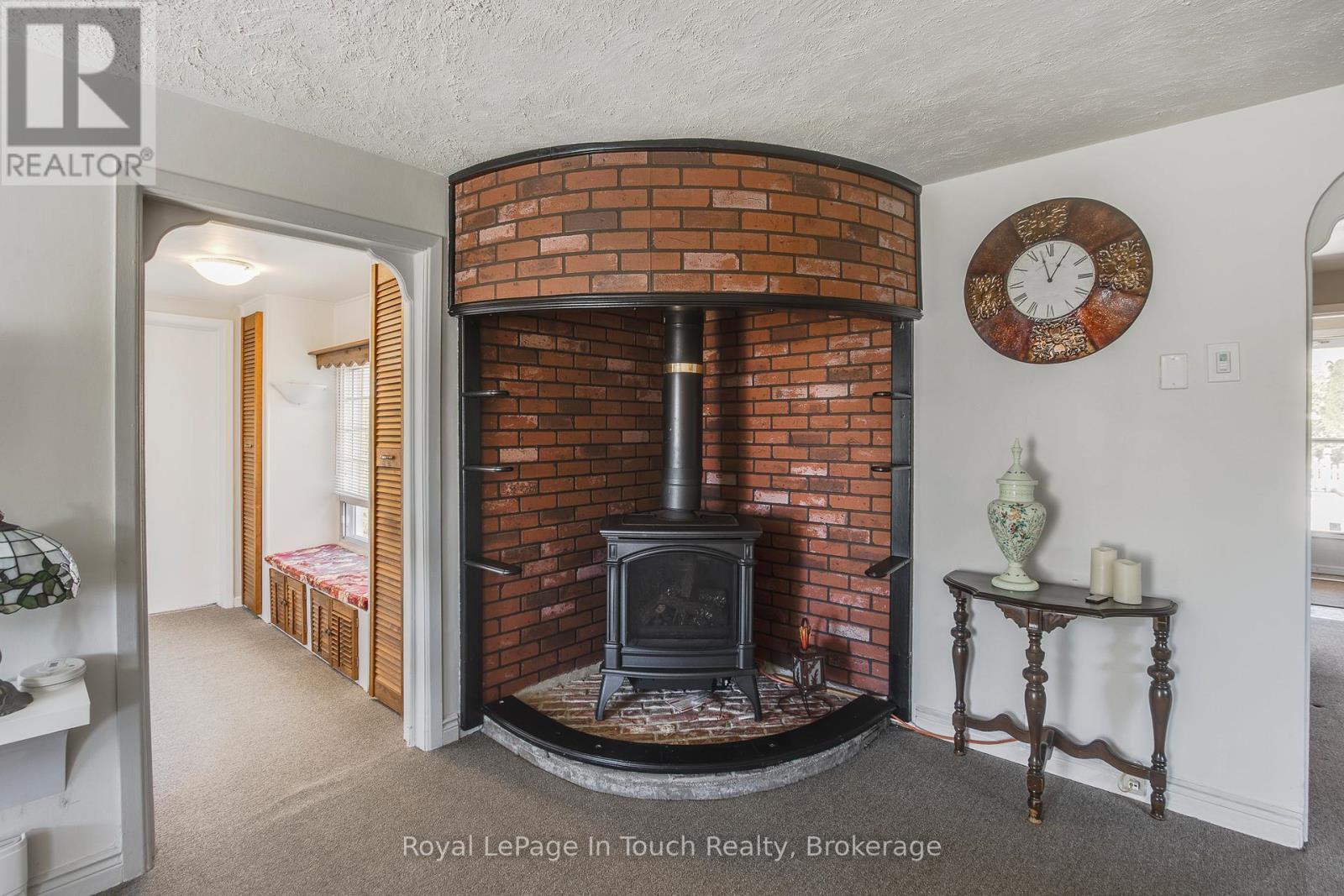 












25 YARWOOD ROAD

,
Tiny,




Ontario
L0L2J0


