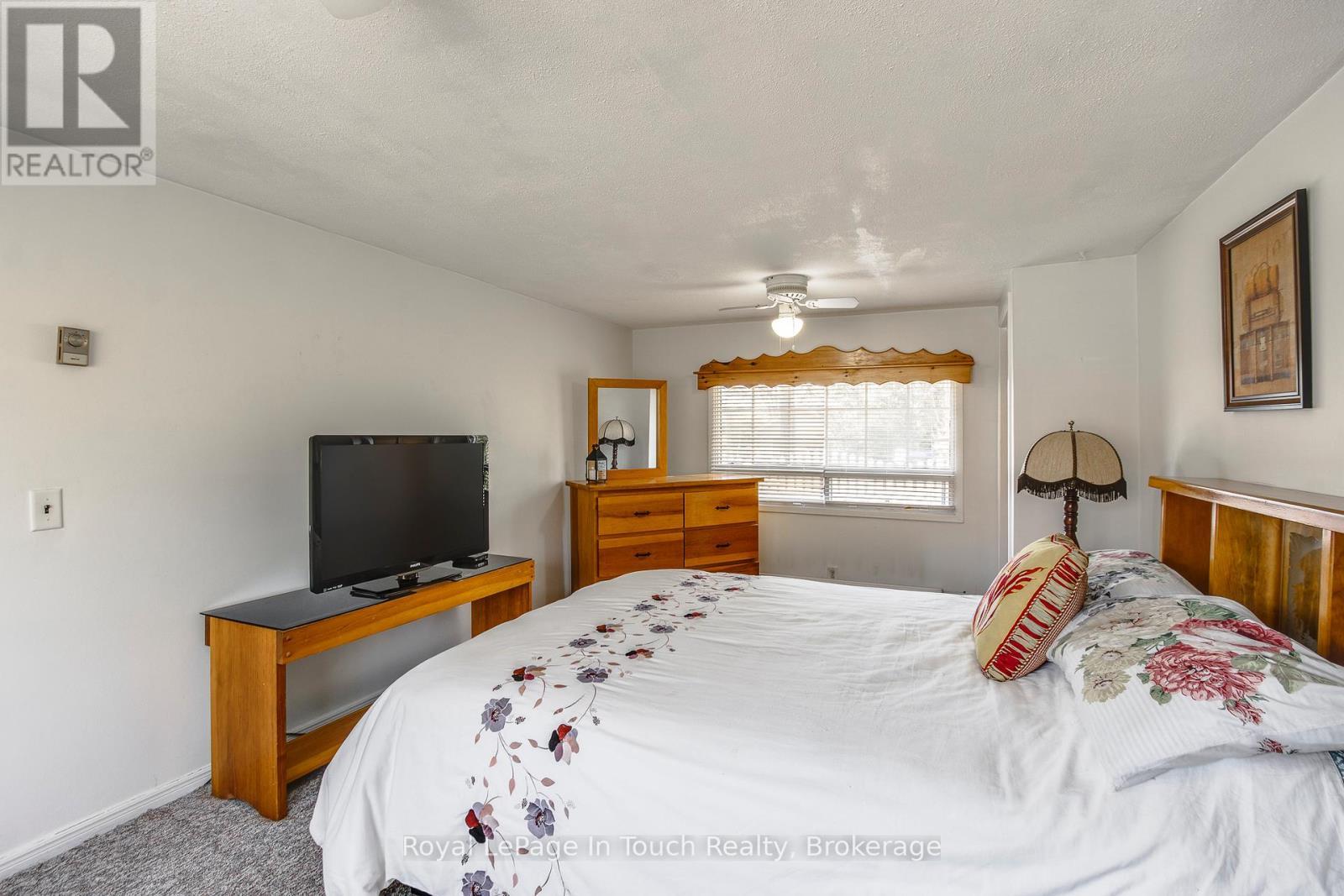 












25 YARWOOD ROAD

,
Tiny,




Ontario
L0L2J0

