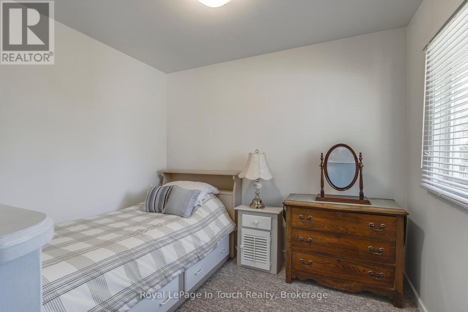 












25 YARWOOD ROAD

,
Tiny,




Ontario
L0L2J0

