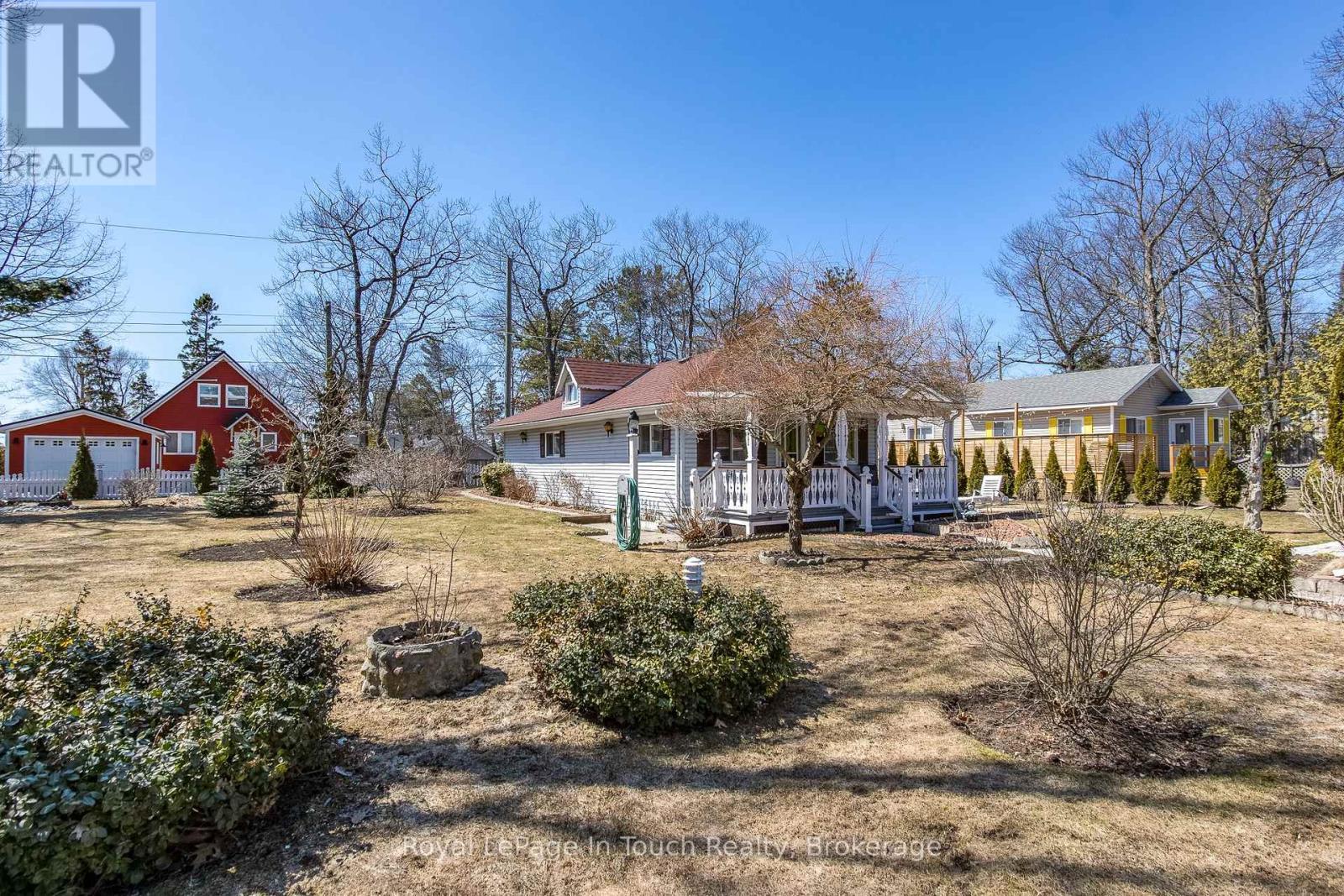 












25 YARWOOD ROAD

,
Tiny,




Ontario
L0L2J0

