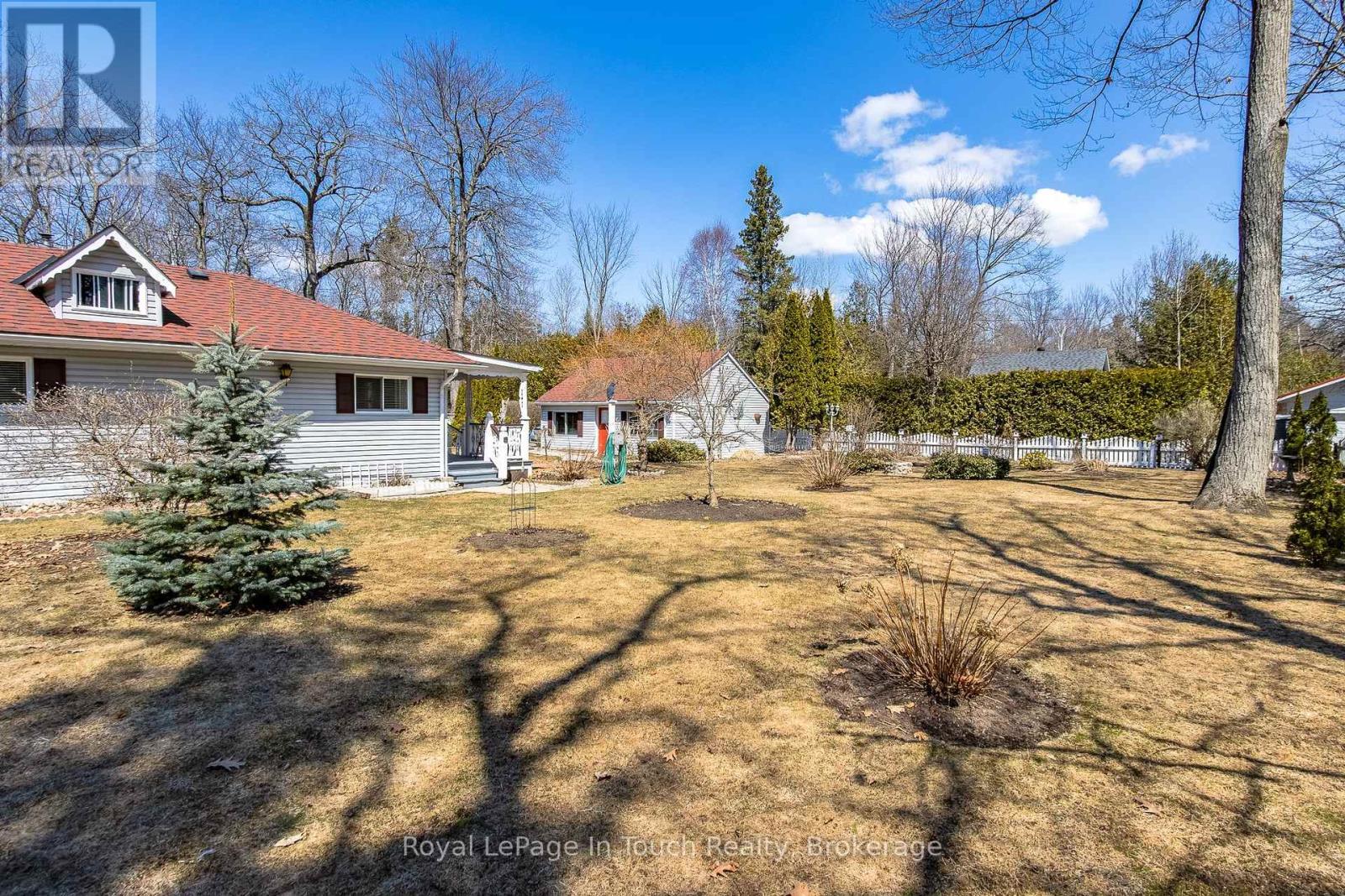 












25 YARWOOD ROAD

,
Tiny,




Ontario
L0L2J0

