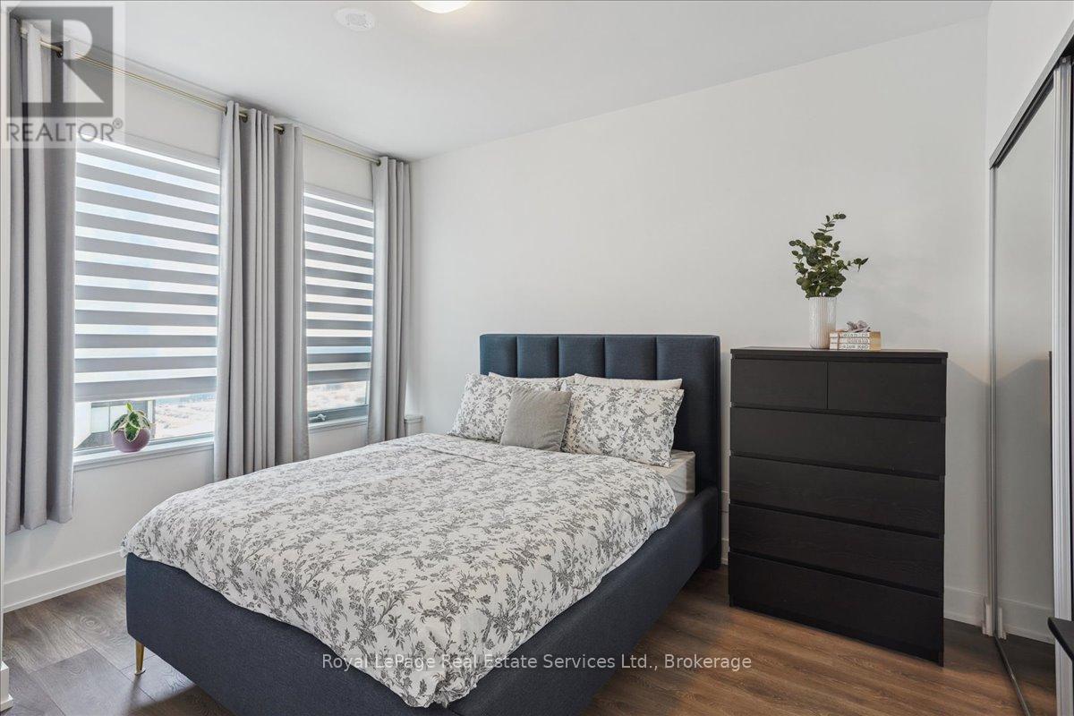 












1112 - 2489 TAUNTON ROAD

,
Oakville (RO River Oaks),




Ontario
L6H3R9

