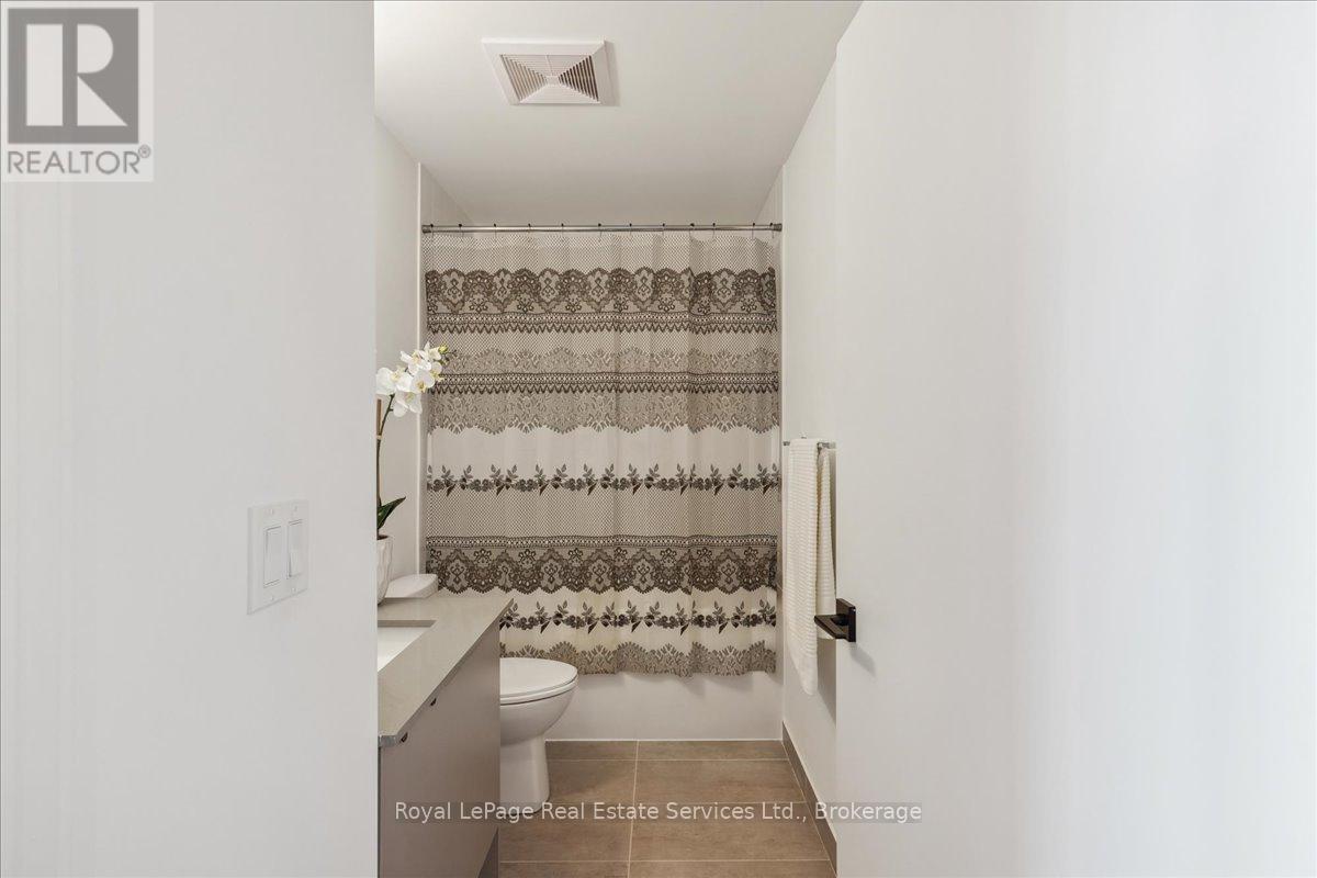 












1112 - 2489 TAUNTON ROAD

,
Oakville (RO River Oaks),




Ontario
L6H3R9

