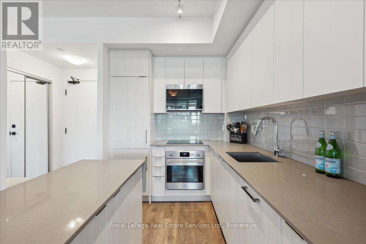












1112 - 2489 TAUNTON ROAD

,
Oakville (RO River Oaks),




Ontario
L6H3R9

