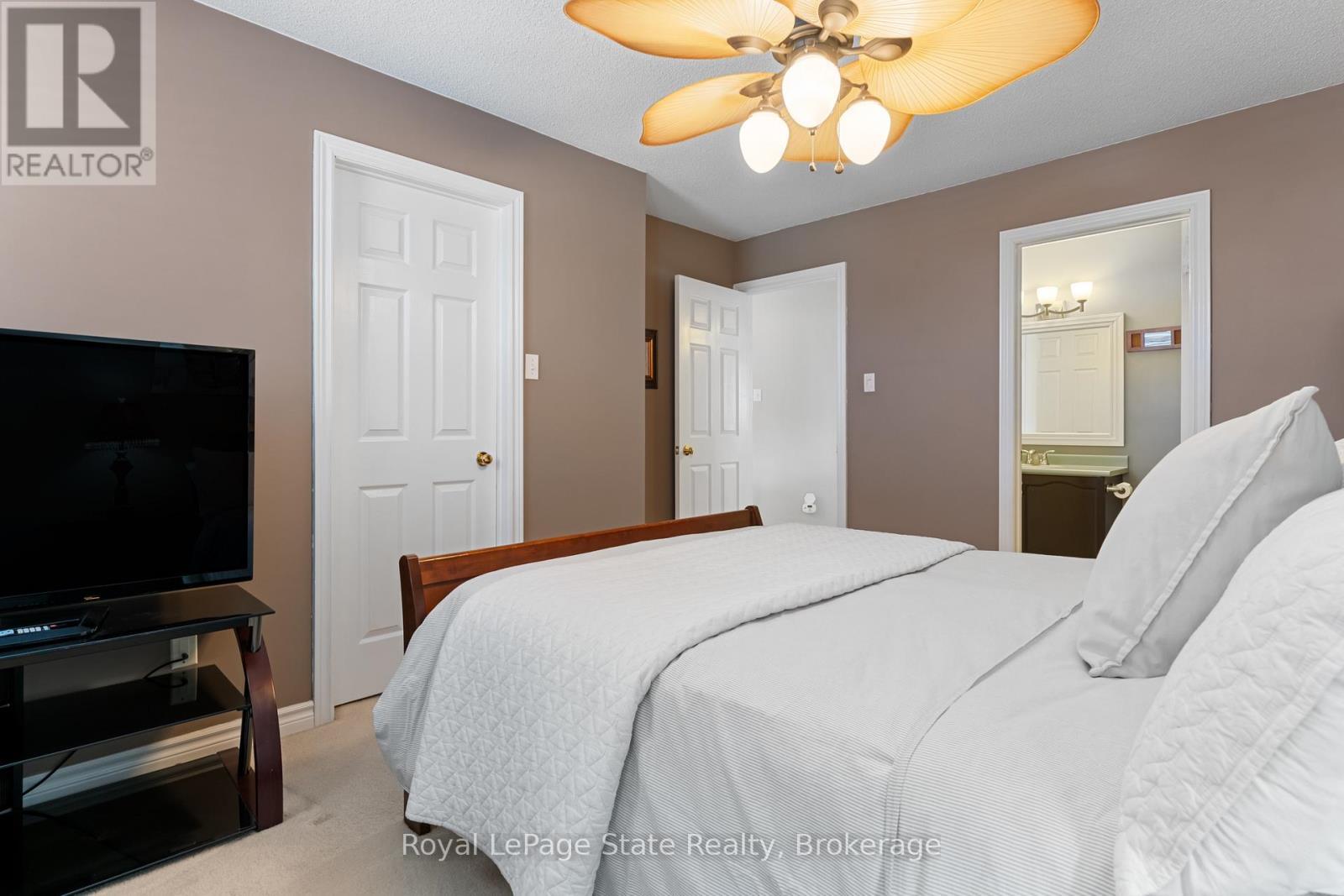 












13 WALKER COURT

,
Grimsby (Grimsby East),




Ontario
L3M5J5

