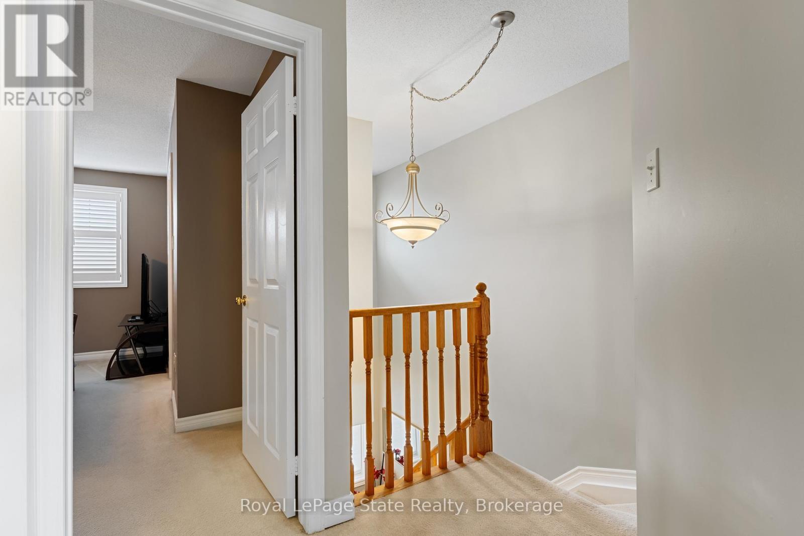 












13 WALKER COURT

,
Grimsby (Grimsby East),




Ontario
L3M5J5

