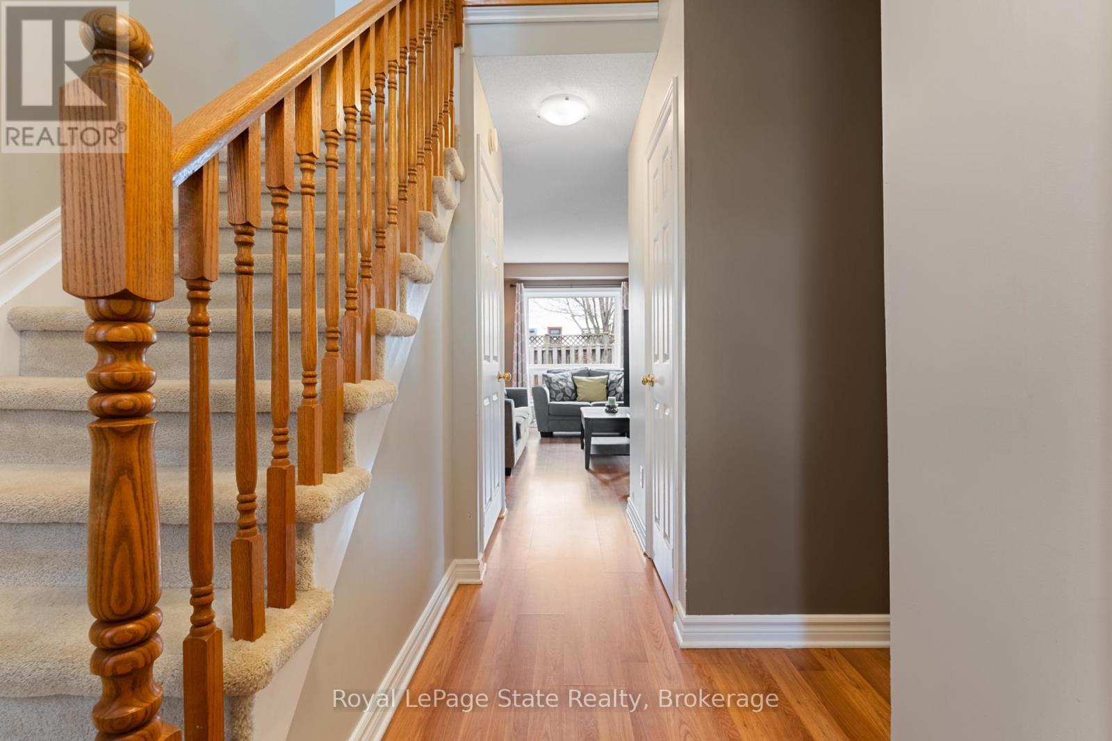 












13 WALKER COURT

,
Grimsby (Grimsby East),




Ontario
L3M5J5

