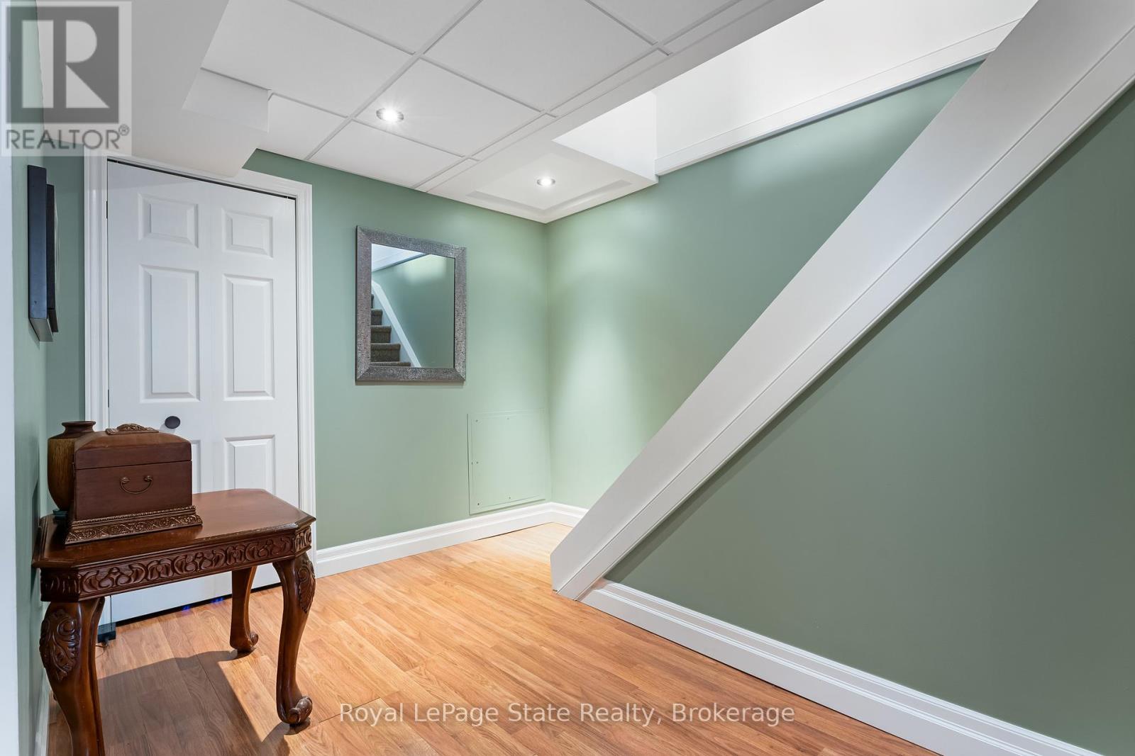 












13 WALKER COURT

,
Grimsby (Grimsby East),




Ontario
L3M5J5

