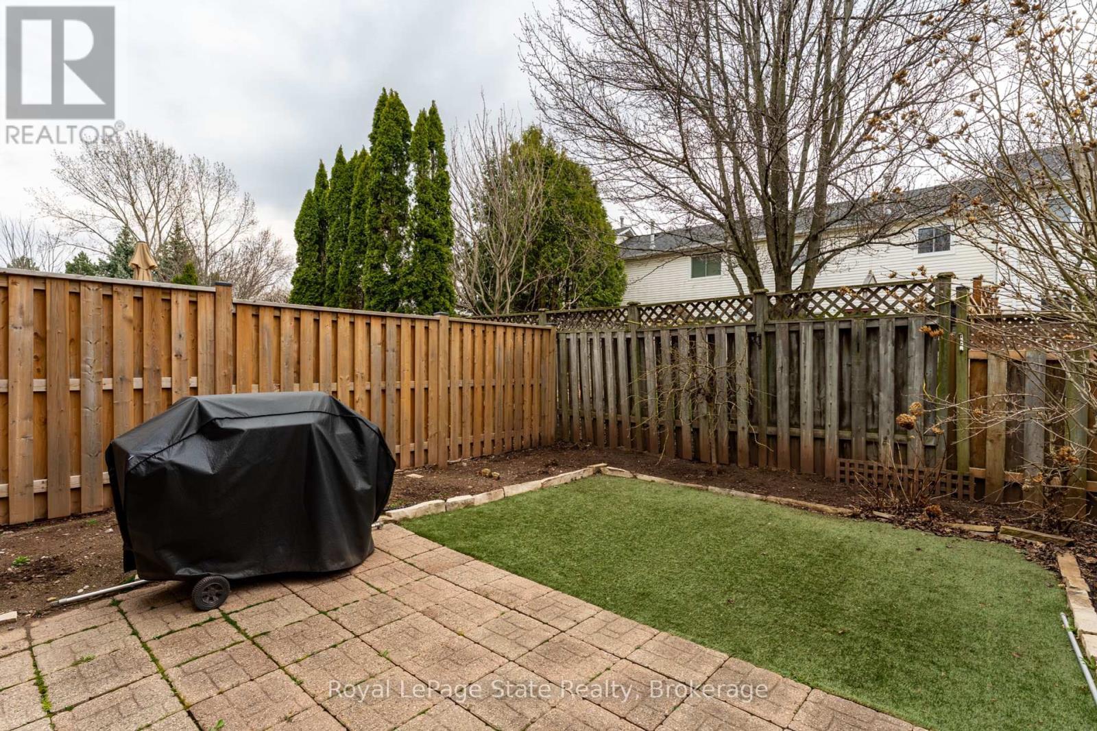 












13 WALKER COURT

,
Grimsby (Grimsby East),




Ontario
L3M5J5


