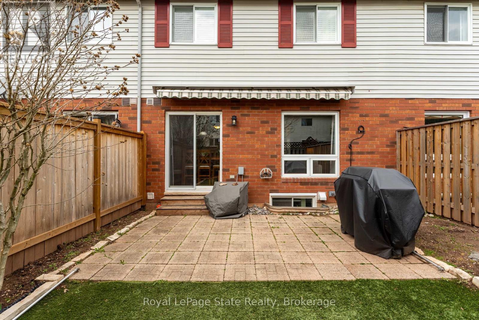 












13 WALKER COURT

,
Grimsby (Grimsby East),




Ontario
L3M5J5

