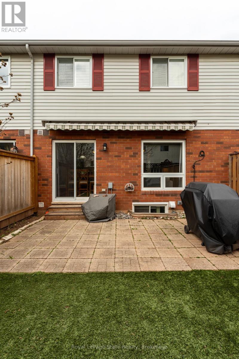 












13 WALKER COURT

,
Grimsby (Grimsby East),




Ontario
L3M5J5

