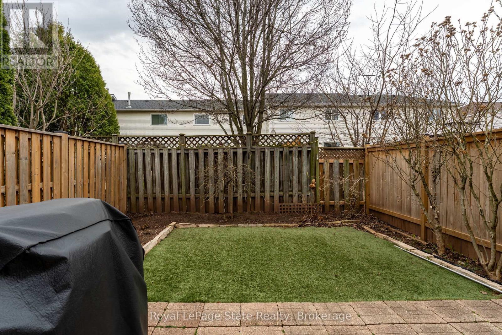 












13 WALKER COURT

,
Grimsby (Grimsby East),




Ontario
L3M5J5

