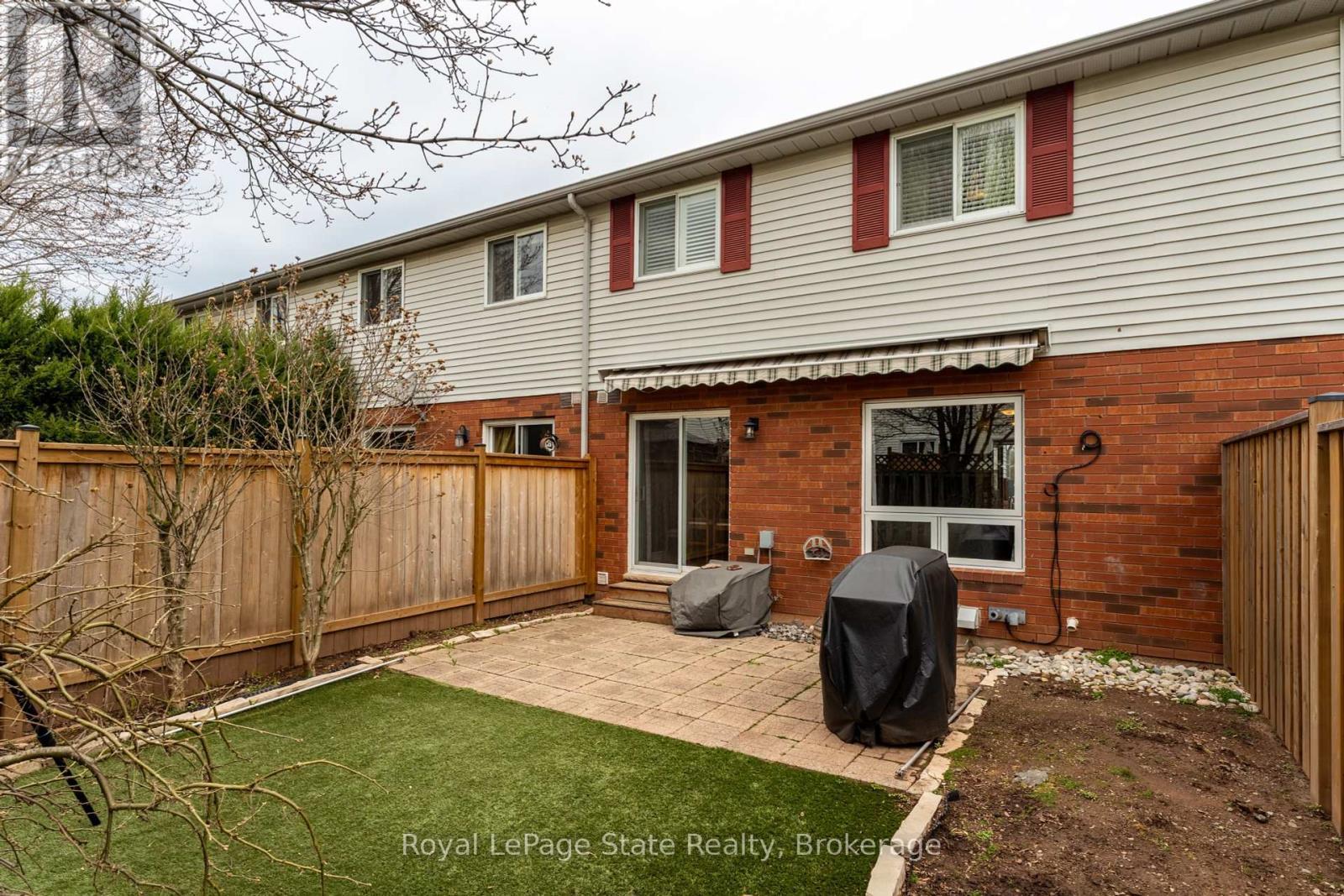 












13 WALKER COURT

,
Grimsby (Grimsby East),




Ontario
L3M5J5

