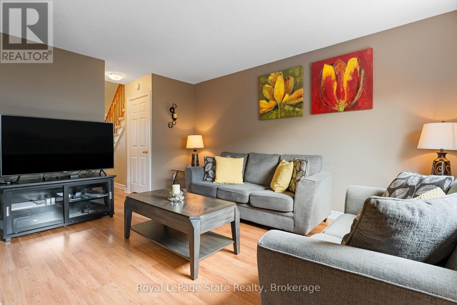 












13 WALKER COURT

,
Grimsby (Grimsby East),




Ontario
L3M5J5

