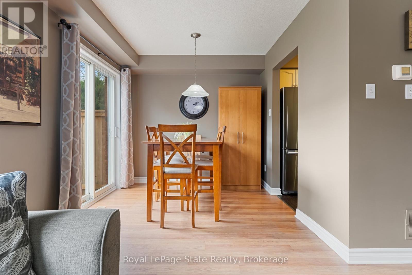 












13 WALKER COURT

,
Grimsby (Grimsby East),




Ontario
L3M5J5

