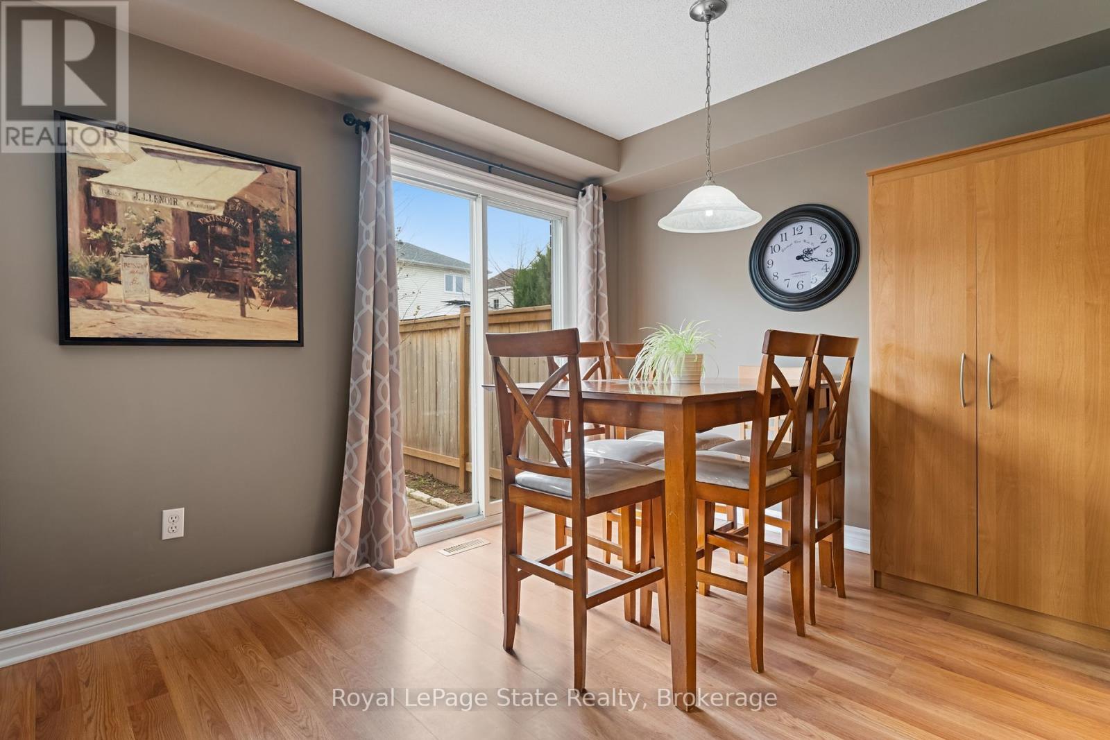 












13 WALKER COURT

,
Grimsby (Grimsby East),




Ontario
L3M5J5

