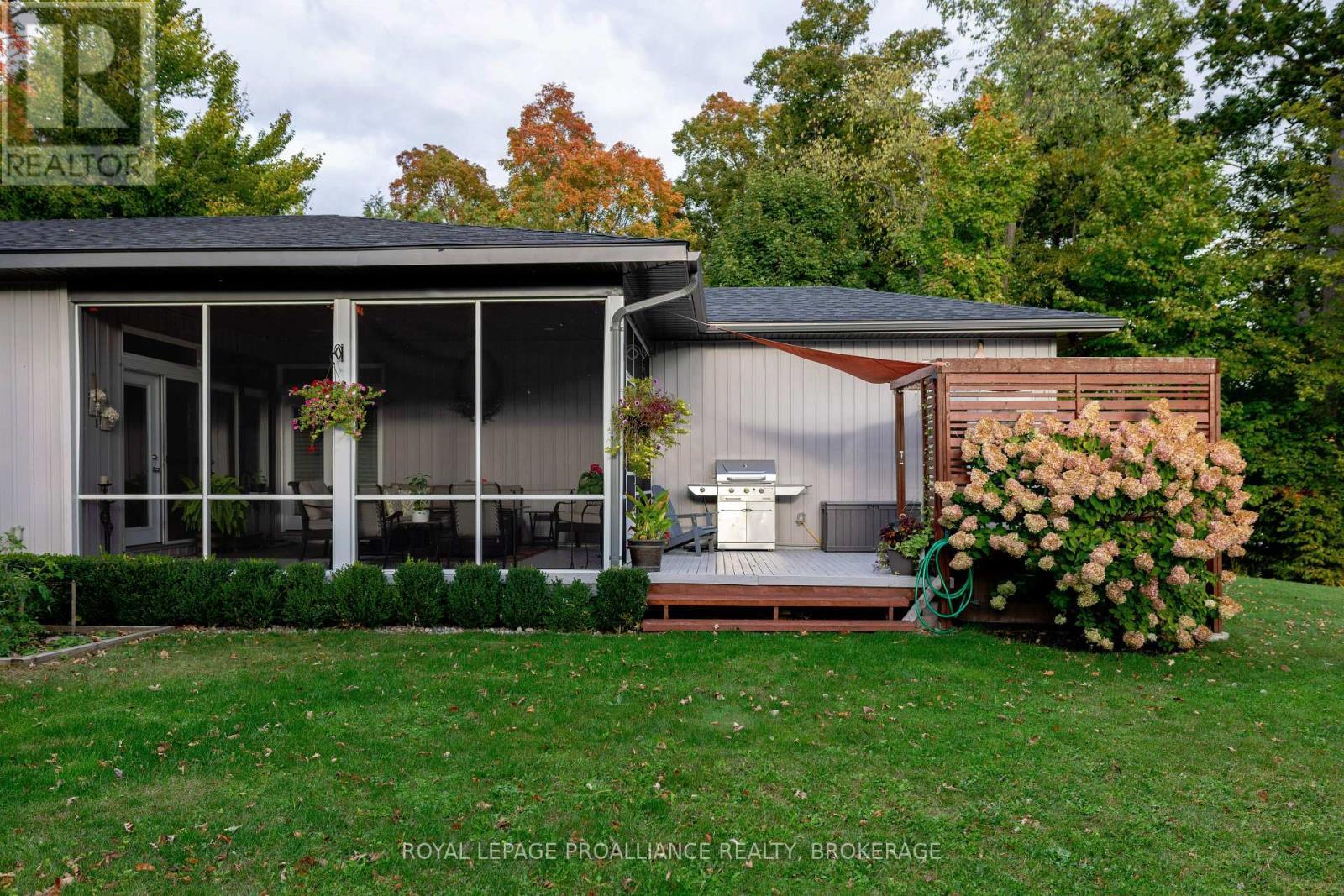 












51 APPLEWOOD COVE DRIVE

,
Greater Napanee (Greater Napanee),




Ontario
K0H1G0

