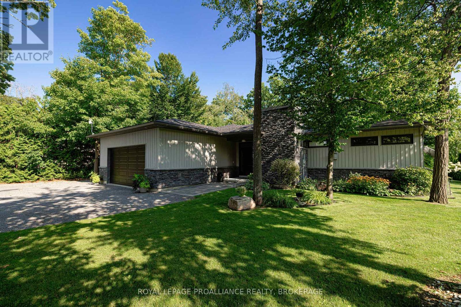 












51 APPLEWOOD COVE DRIVE

,
Greater Napanee (Greater Napanee),




Ontario
K0H1G0

