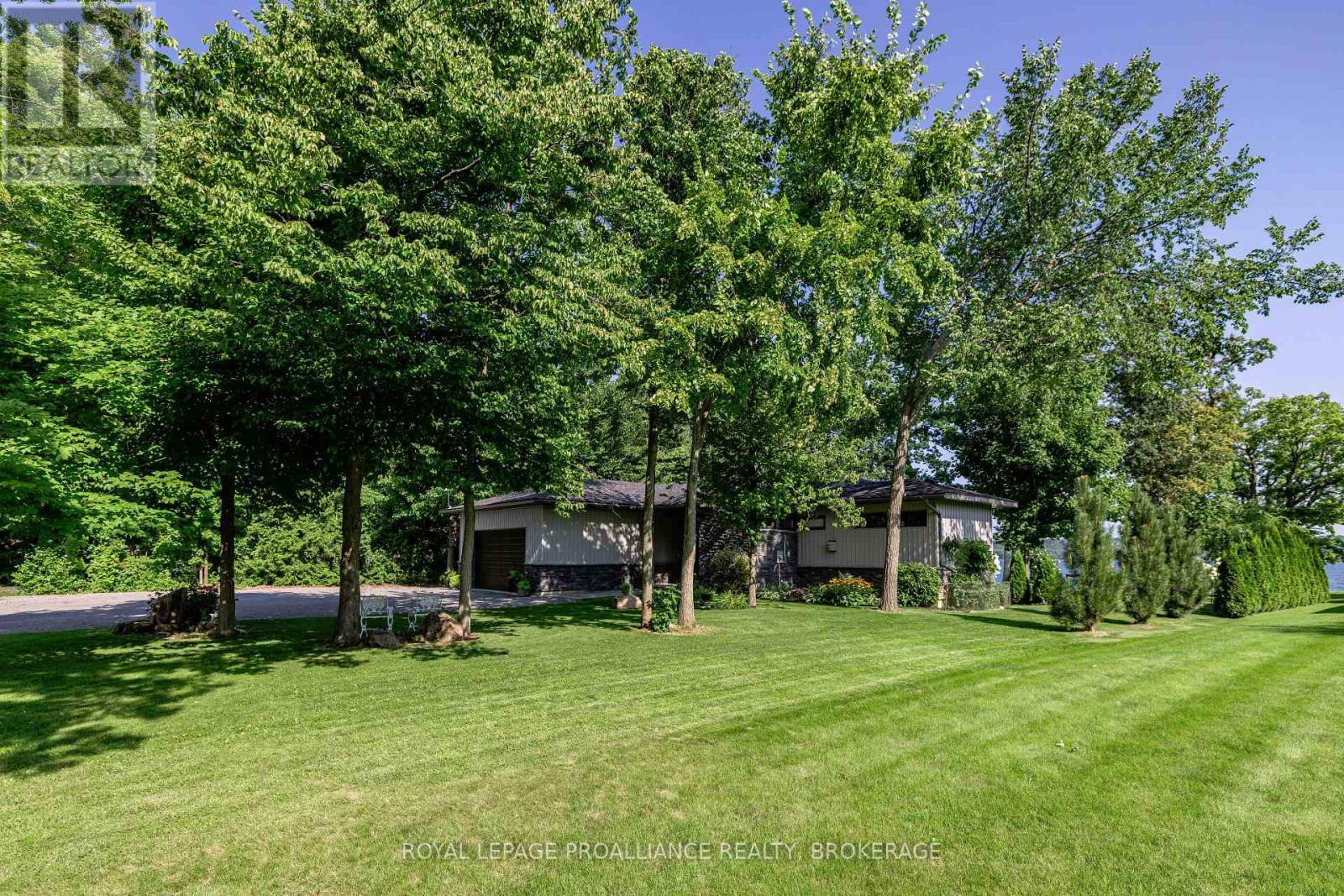 












51 APPLEWOOD COVE DRIVE

,
Greater Napanee (Greater Napanee),




Ontario
K0H1G0

