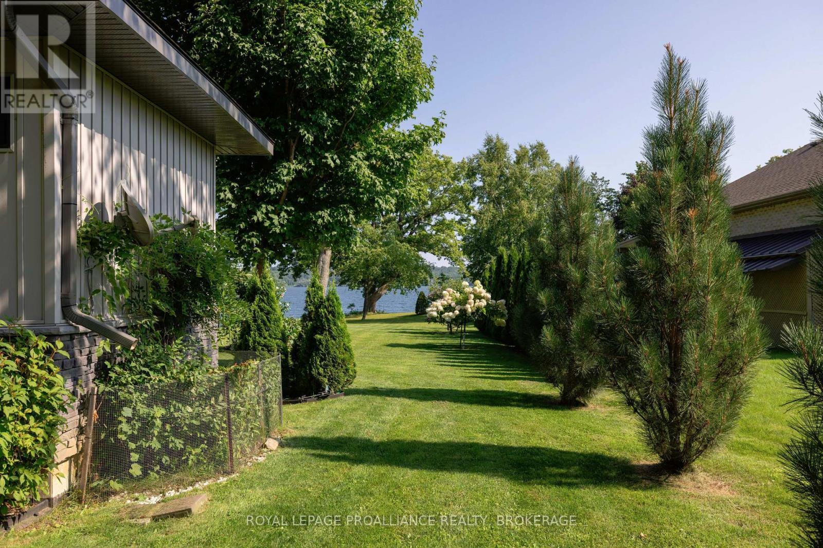 












51 APPLEWOOD COVE DRIVE

,
Greater Napanee (Greater Napanee),




Ontario
K0H1G0

