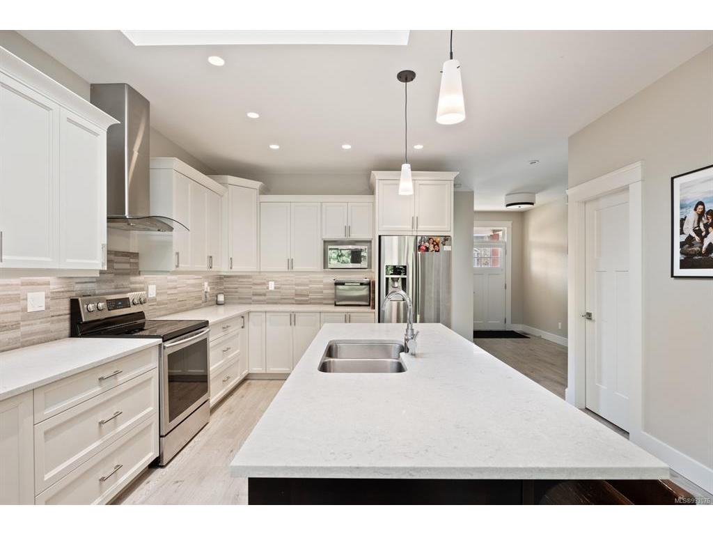 












1146 Crown Isle Boulevard

,
Courtenay,




BC
V9N0E1

