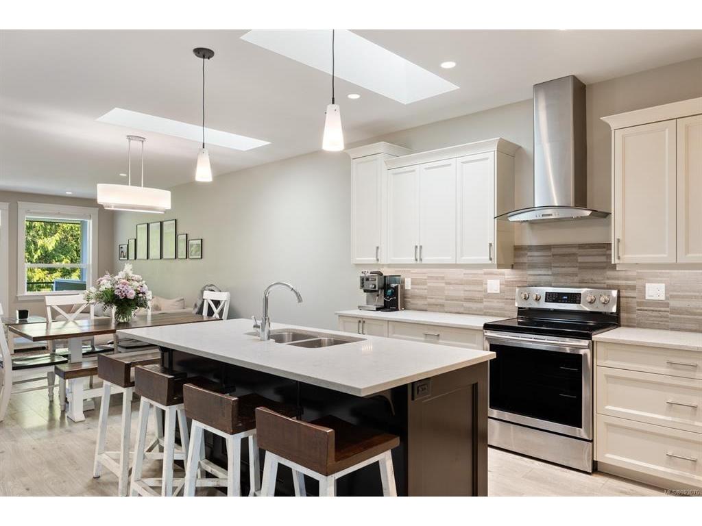 












1146 Crown Isle Boulevard

,
Courtenay,




BC
V9N0E1

