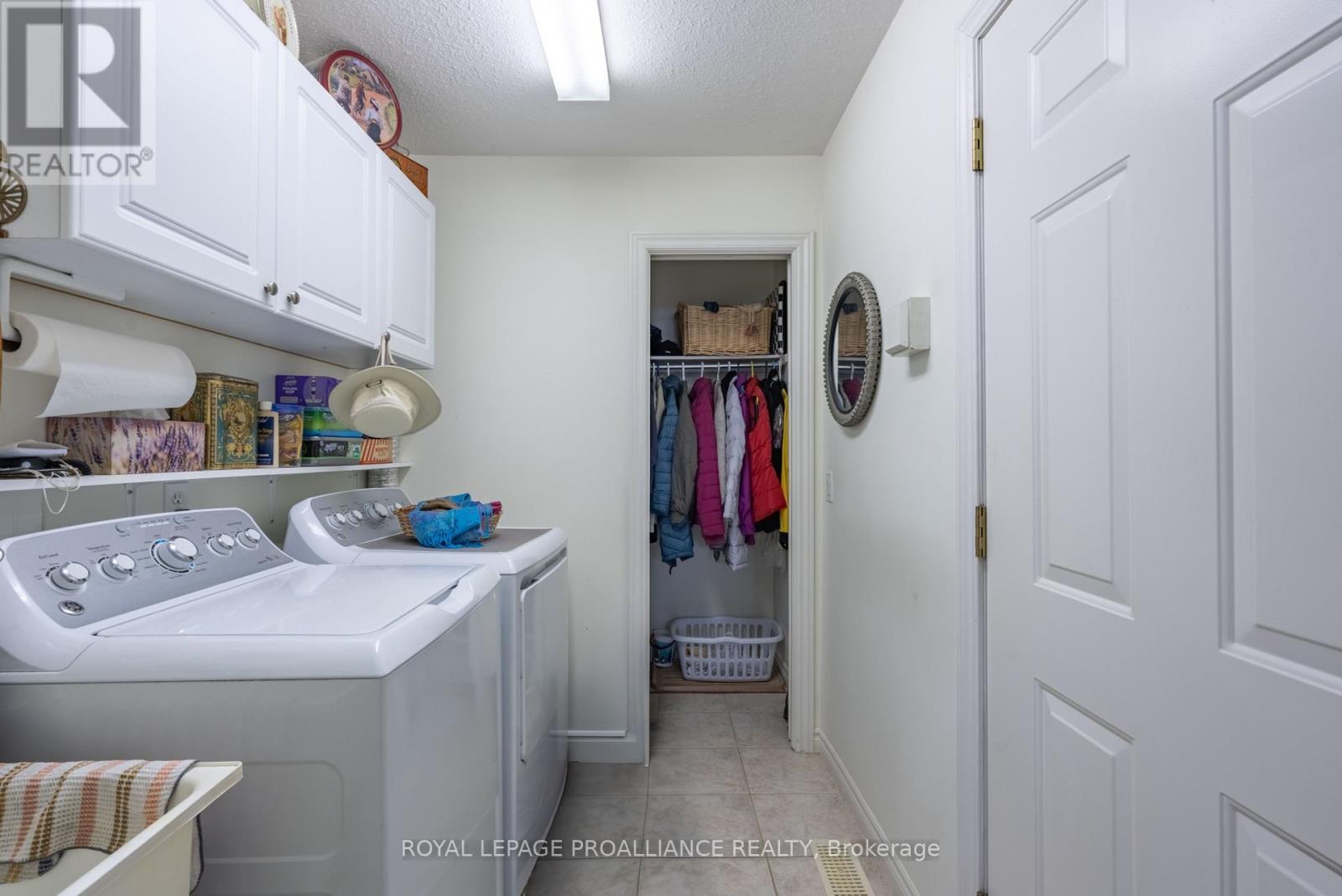 












21 LOYALIST PLACE

,
Brockville,




Ontario
K6V7M5

