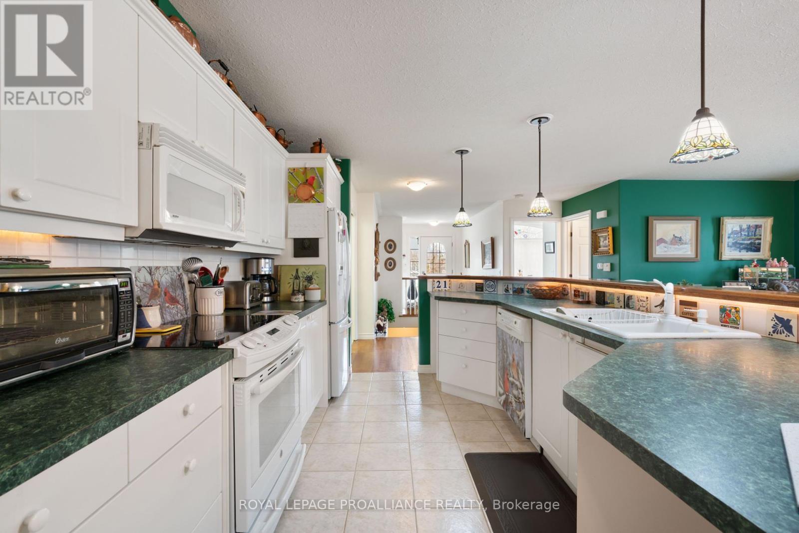 












21 LOYALIST PLACE

,
Brockville,




Ontario
K6V7M5

