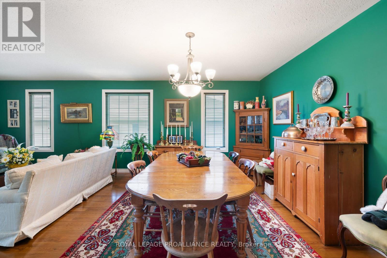 












21 LOYALIST PLACE

,
Brockville,




Ontario
K6V7M5

