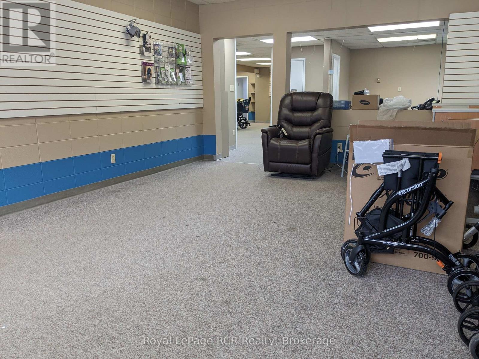 












137 GEORGE STREET W

,
West Grey,




Ontario
N0G1R0

