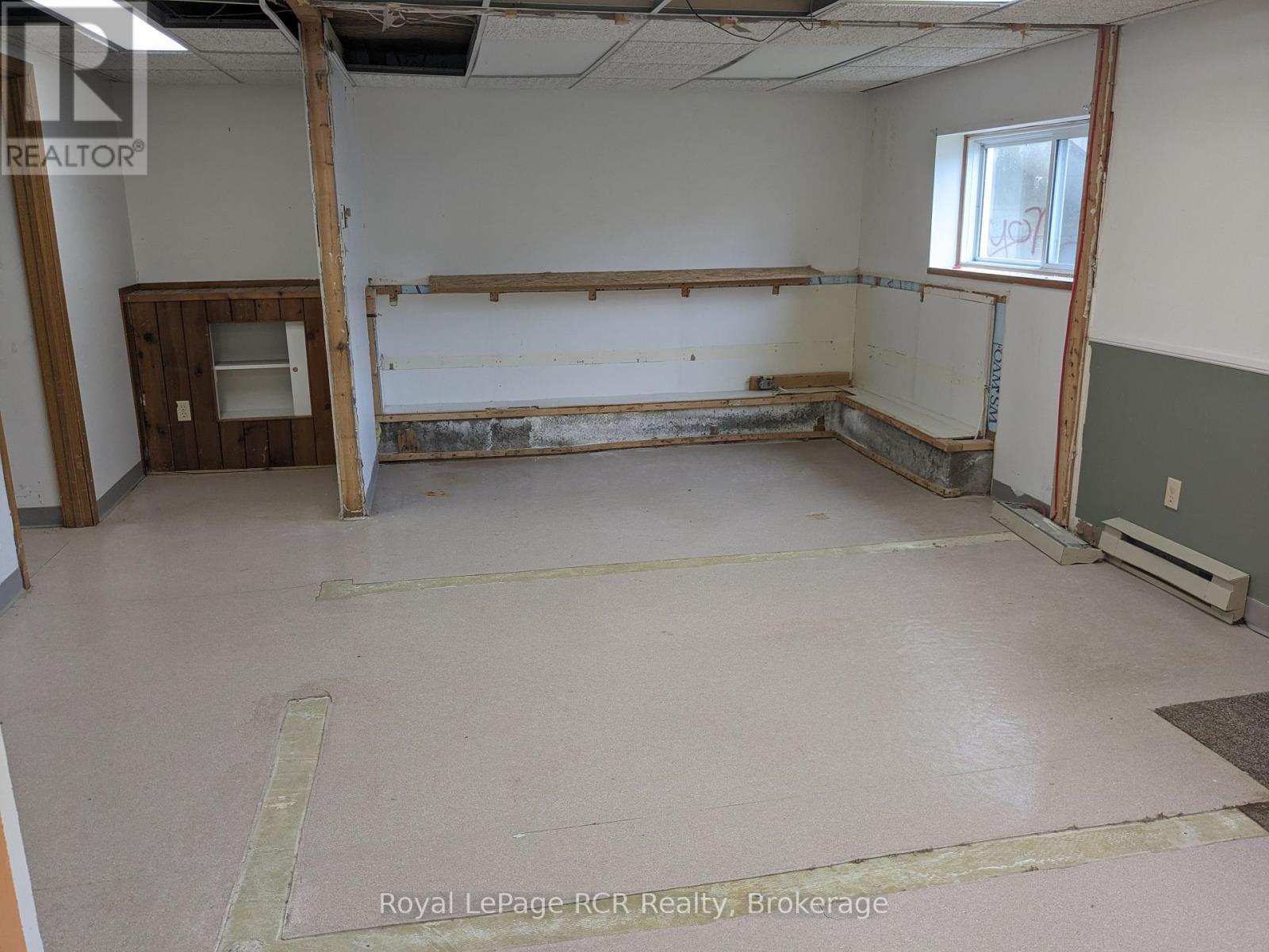 












137 GEORGE STREET W

,
West Grey,




Ontario
N0G1R0

