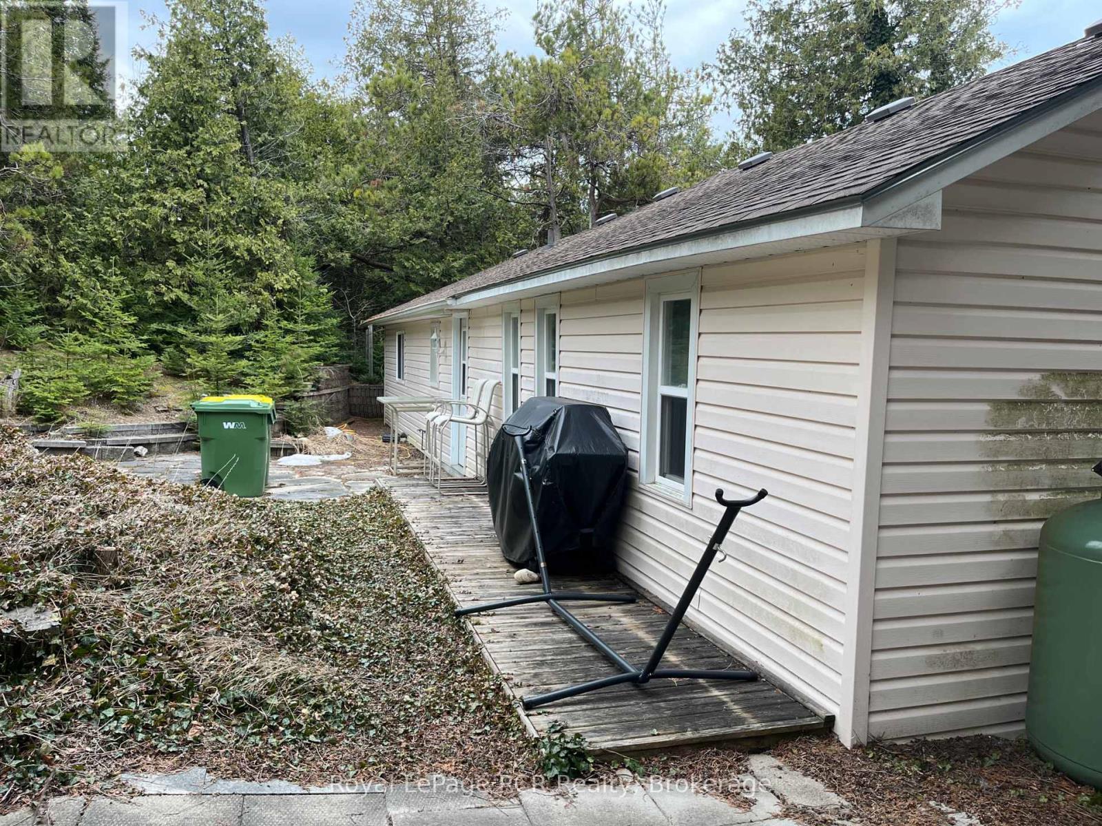 












1371 2ND AVENUE S

,
Native Leased Lands,




Ontario
N0H2L0

