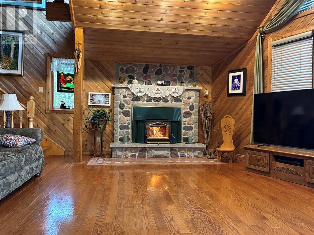 












595 Lakeshore Road

,
Tehkummah, Manitoulin Island,




Ontario
P0P2C0


