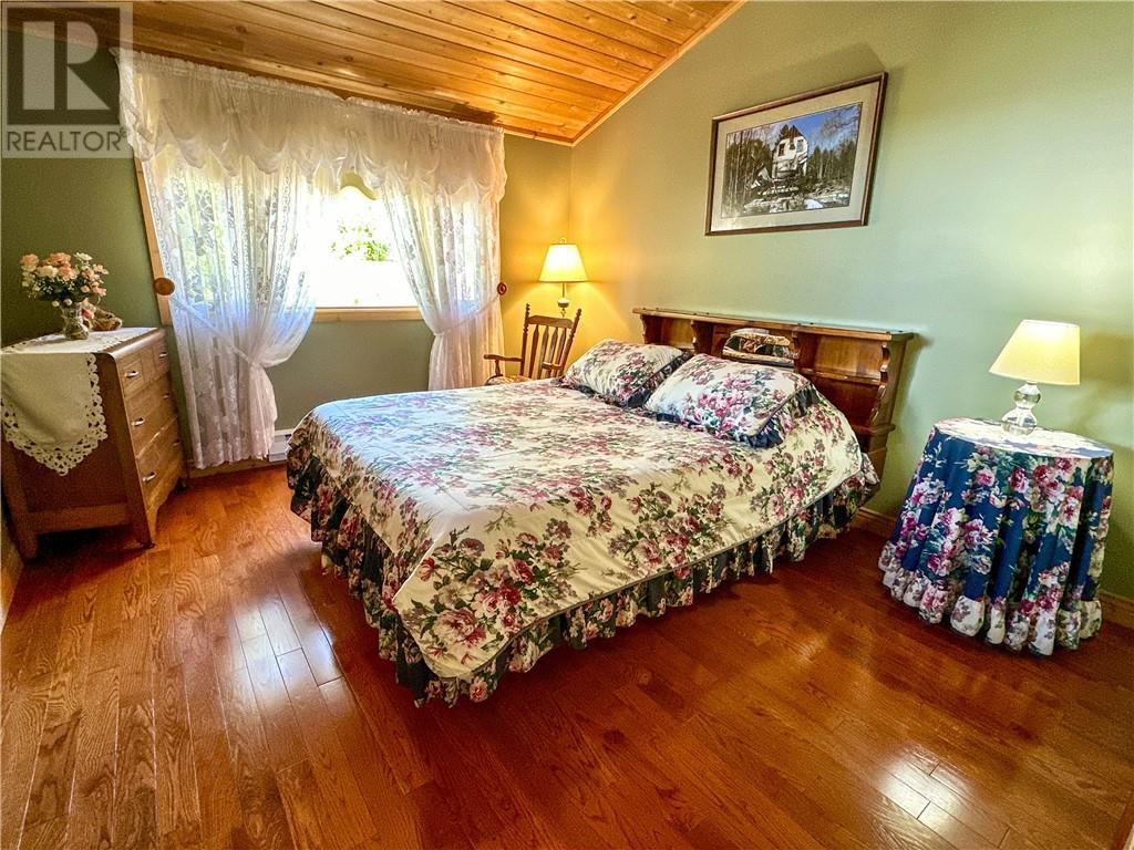 












595 Lakeshore Road

,
Tehkummah, Manitoulin Island,




Ontario
P0P2C0

