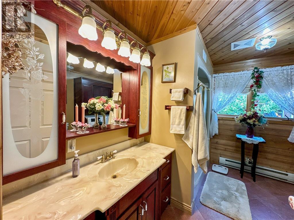 












595 Lakeshore Road

,
Tehkummah, Manitoulin Island,




Ontario
P0P2C0

