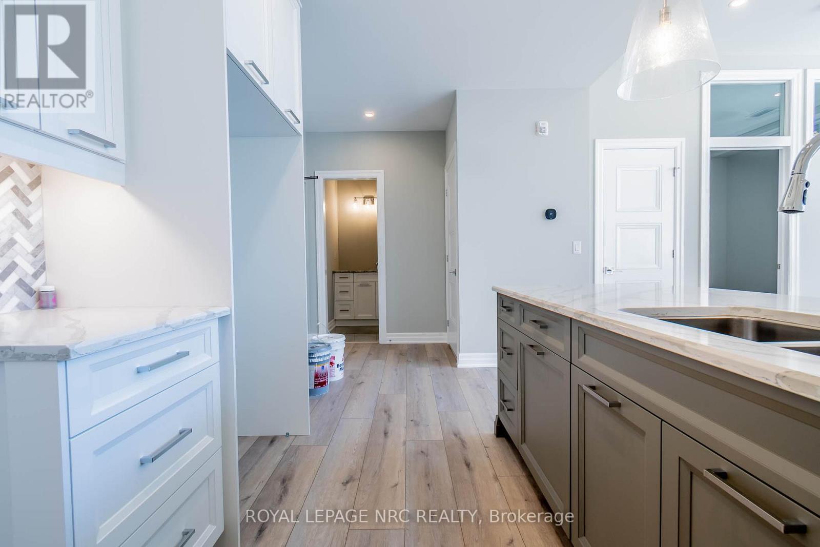 












10 - 99 SOUTH DRIVE

,
St. Catharines (Old Glenridge),




Ontario
L2R0C5

