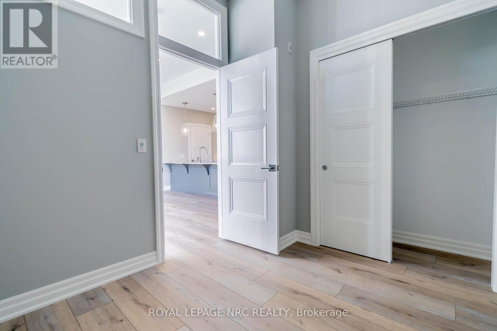 












10 - 99 SOUTH DRIVE

,
St. Catharines (Old Glenridge),




Ontario
L2R0C5

