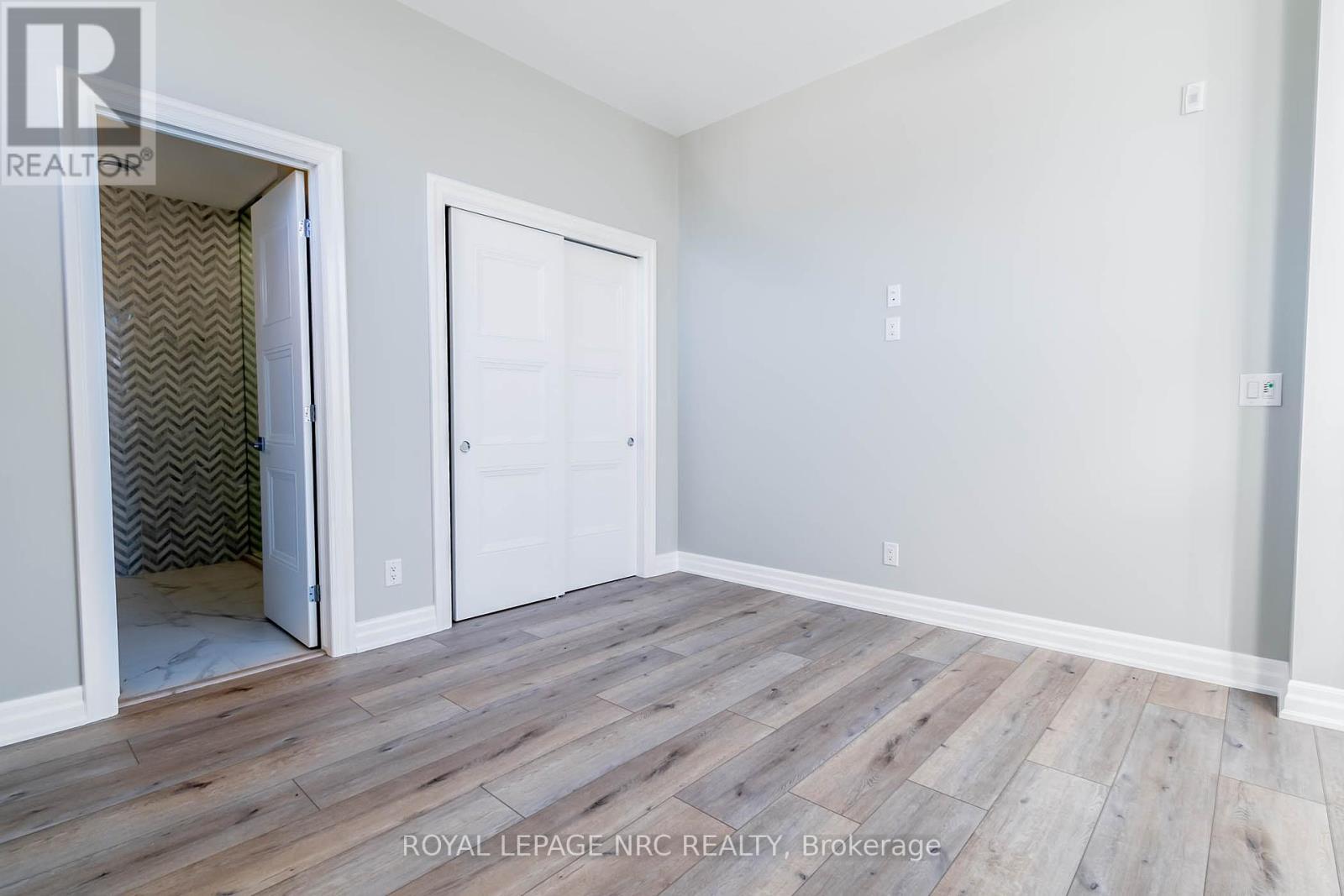 












10 - 99 SOUTH DRIVE

,
St. Catharines (Old Glenridge),




Ontario
L2R0C5


