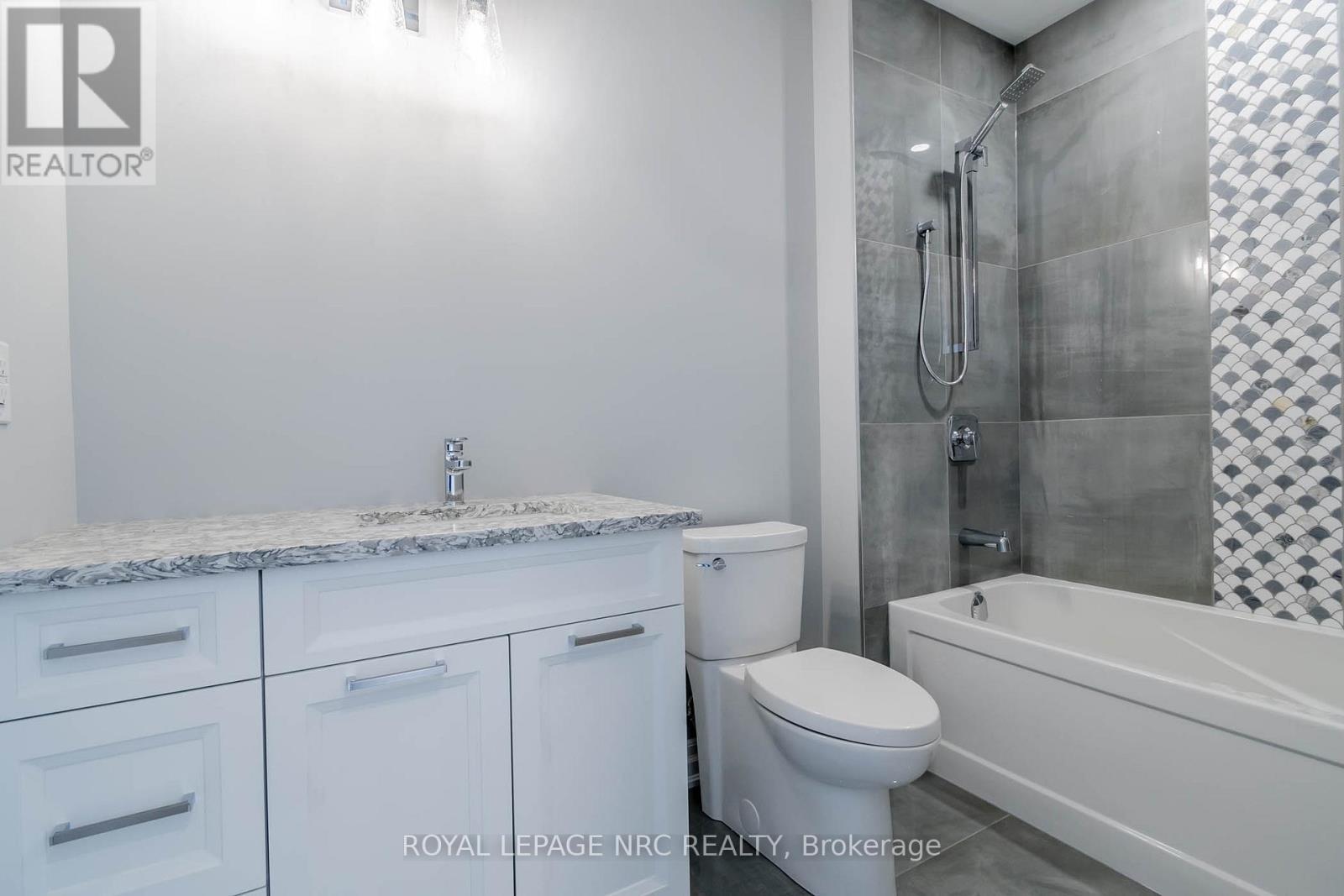 












10 - 99 SOUTH DRIVE

,
St. Catharines (Old Glenridge),




Ontario
L2R0C5

