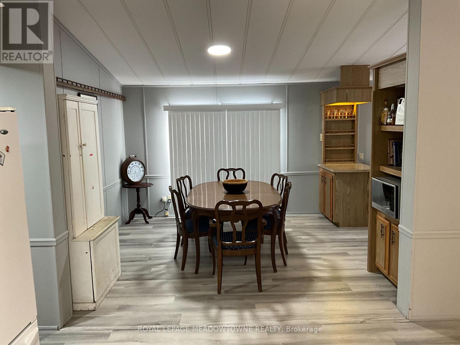 












8 GRAND  VISTA DRIVE

,
Wellington North,




Ontario
N0G2L0

