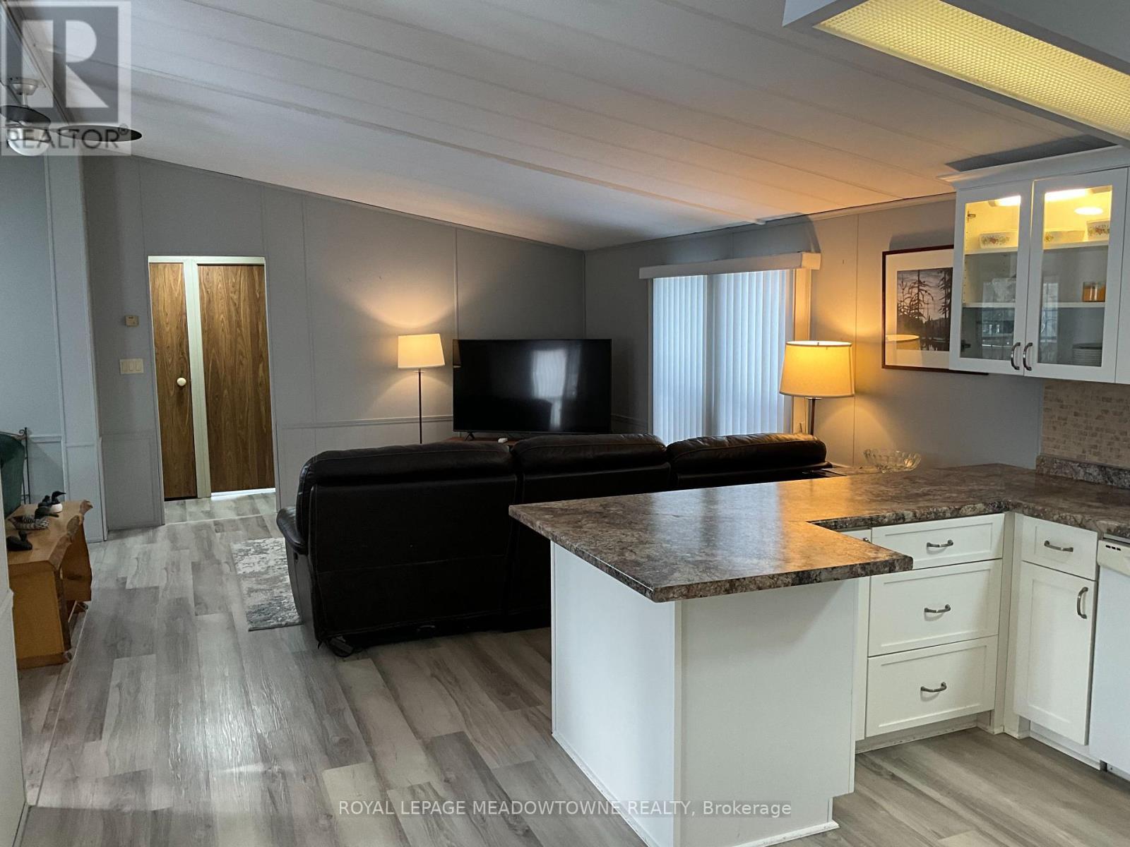 












8 GRAND  VISTA DRIVE

,
Wellington North,




Ontario
N0G2L0


