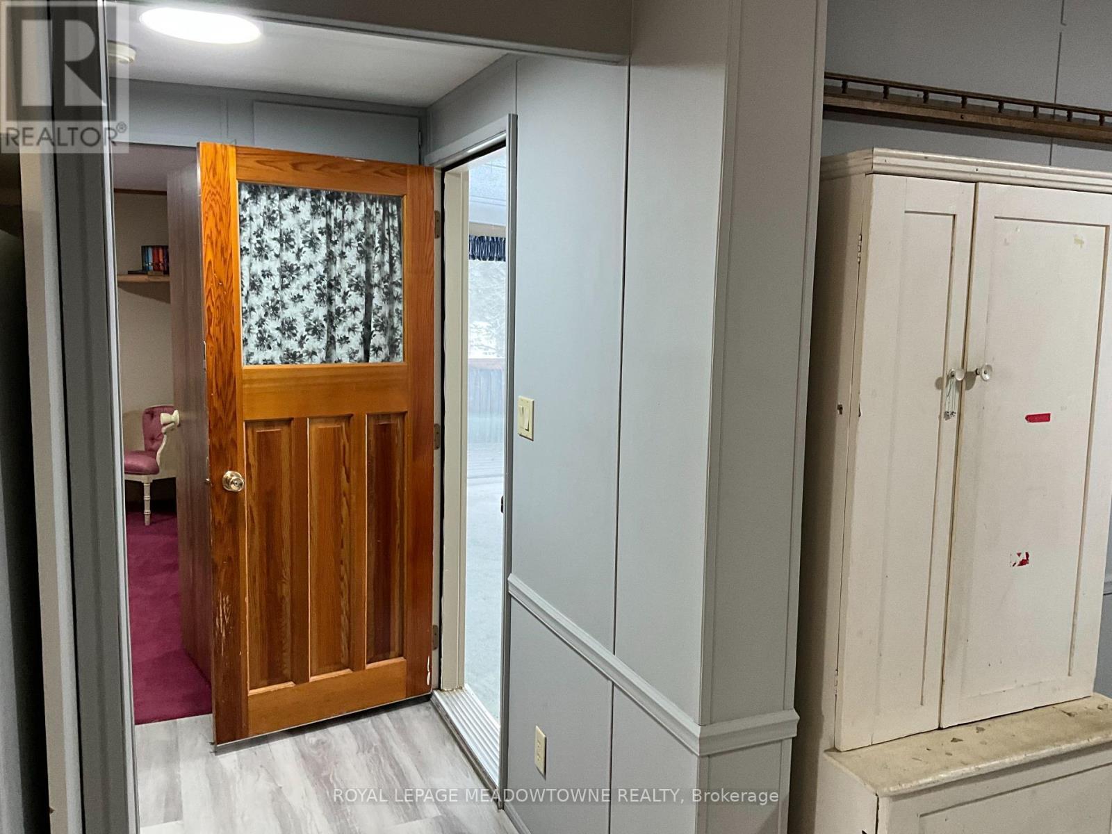 












8 GRAND  VISTA DRIVE

,
Wellington North,




Ontario
N0G2L0

